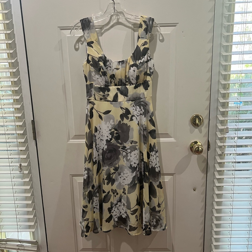 Dress Barn Yellow Floral Scoop-Neck Midi Dress with Gray Accents